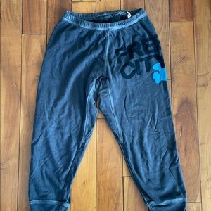 Free city 3/4 sweats